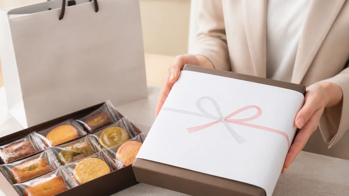 辞める本人が配る菓子折りに、熨斗は必要かの解説画像