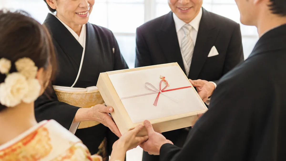 結婚で両親にプレゼントを渡す場面は4回あるの解説画像