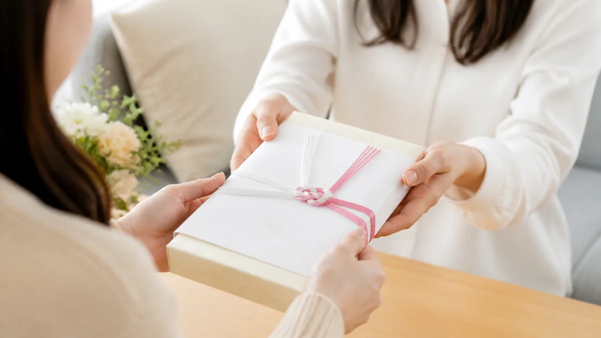 結婚祝いは友達が式なしなら10,000円が基準になるの解説画像